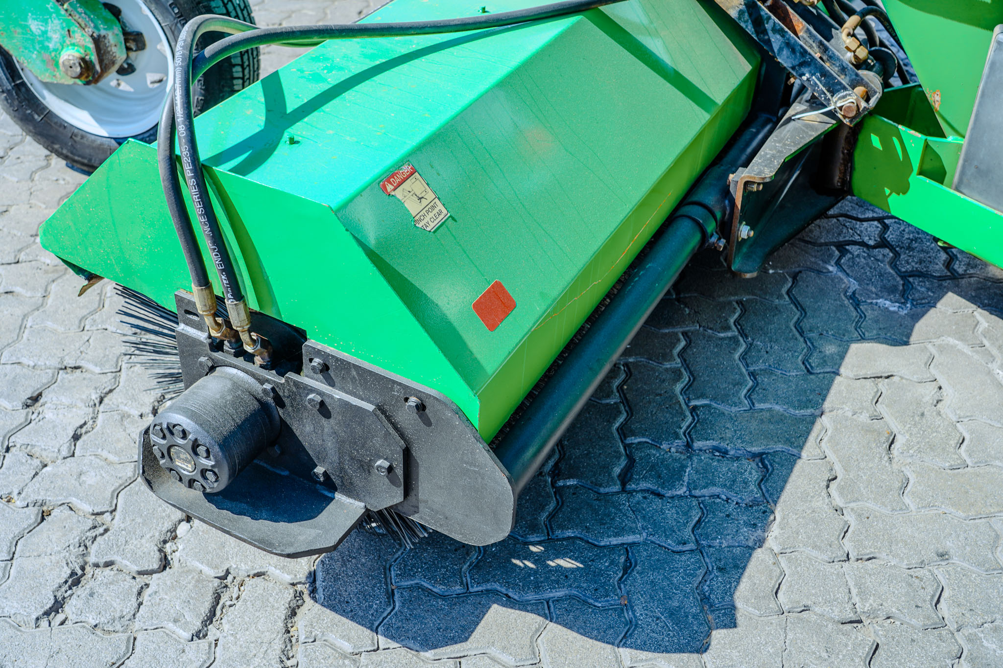 2017 LAY-MOR SM300 Self-Propelled Broom - Image 16