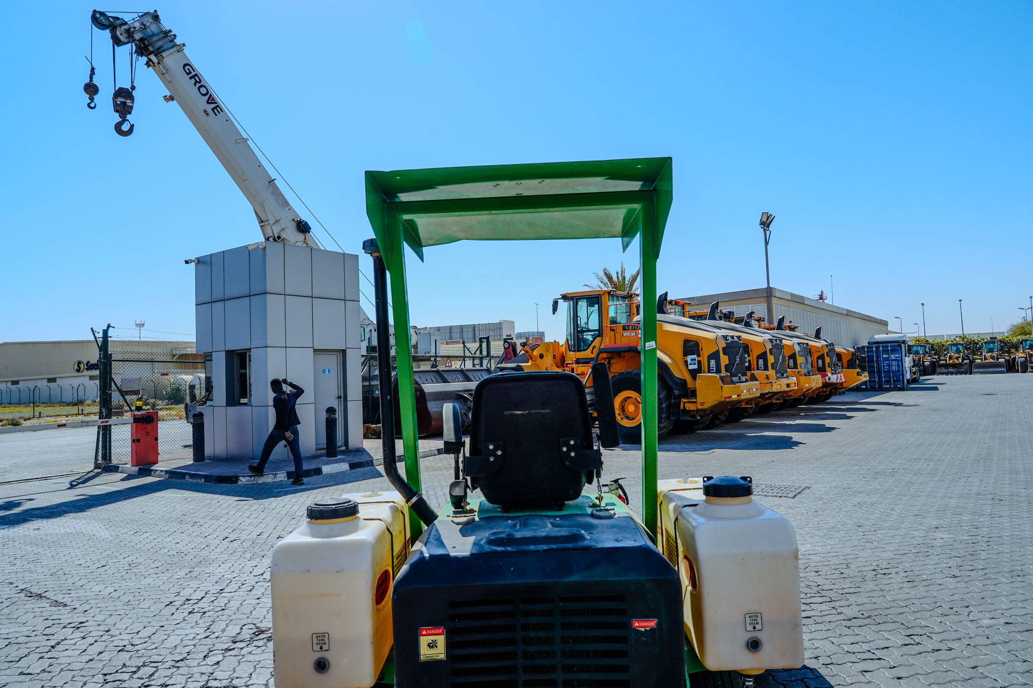 2017 LAY-MOR SM300 Self-Propelled Broom - Image 18